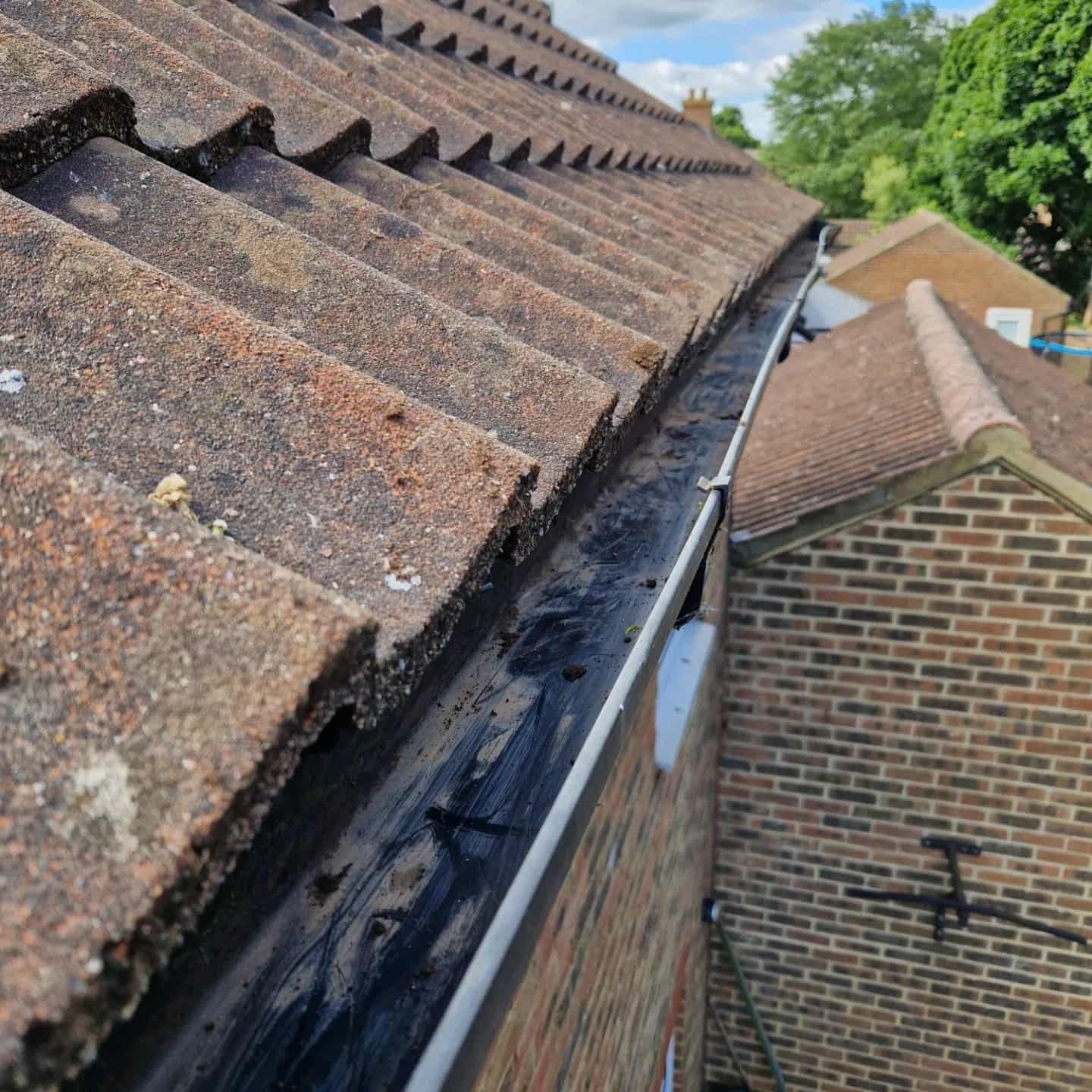Guttering cleaners Buckinghamshire